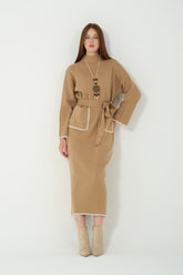 HatunAtila Kolyeli Kemerli Kroşetalı Triko Elbise 5106 Açık Kahve