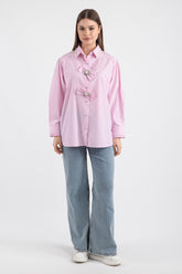 Hatun Atila Kadın Önü Fiyonklu ve İnci Detaylı Çizgili Gömlek 7934 - Pembe