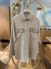 Hatun Atila Taş ve Boncuk İşlemeli Cep Detaylı Gömlek Bej