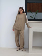 Kadın Oversize Kolları ve Yanları Şeritli Oysho Kumaş İkili Eşofman Takımı 9155 - Haki