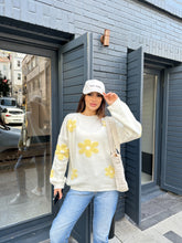 Papatya Desenli Oversize Yumuşak Dokulu Şardonlu Triko Kazak 1150 - Ekru