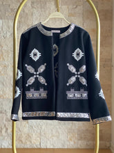 HatunAtila Pul Nakış İşlemeli Etnik Desen Kaşe Ceket