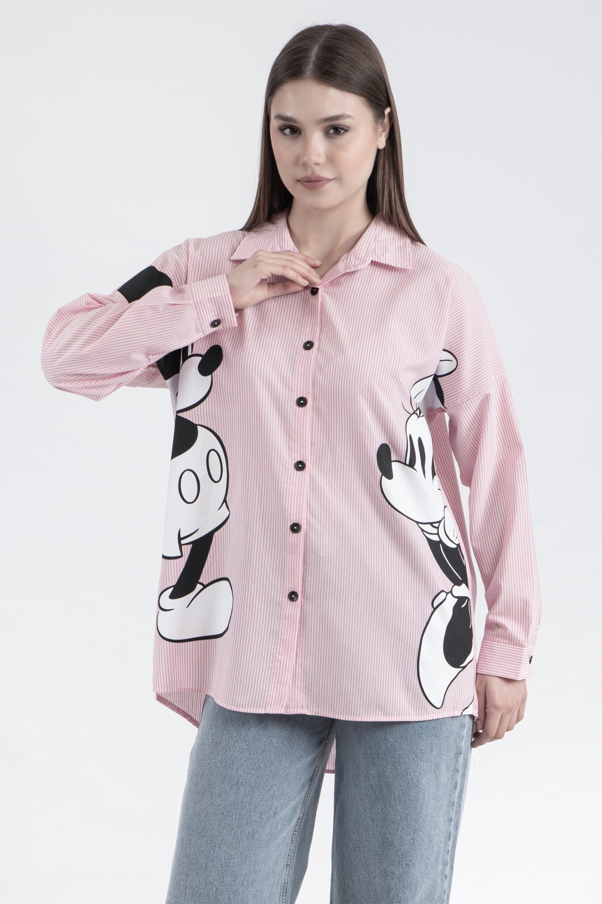 Hatun Atila Önden Düğme Kapamalı Mickey Mouse Baskılı Uzun Kollu Çizgili Poplin Kadın Gömlek 5159 - Pembe