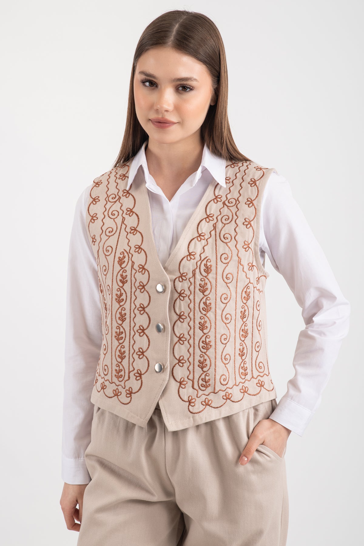 Kahve Nakış İşlemeli Düğmeli Yelek - Vizon