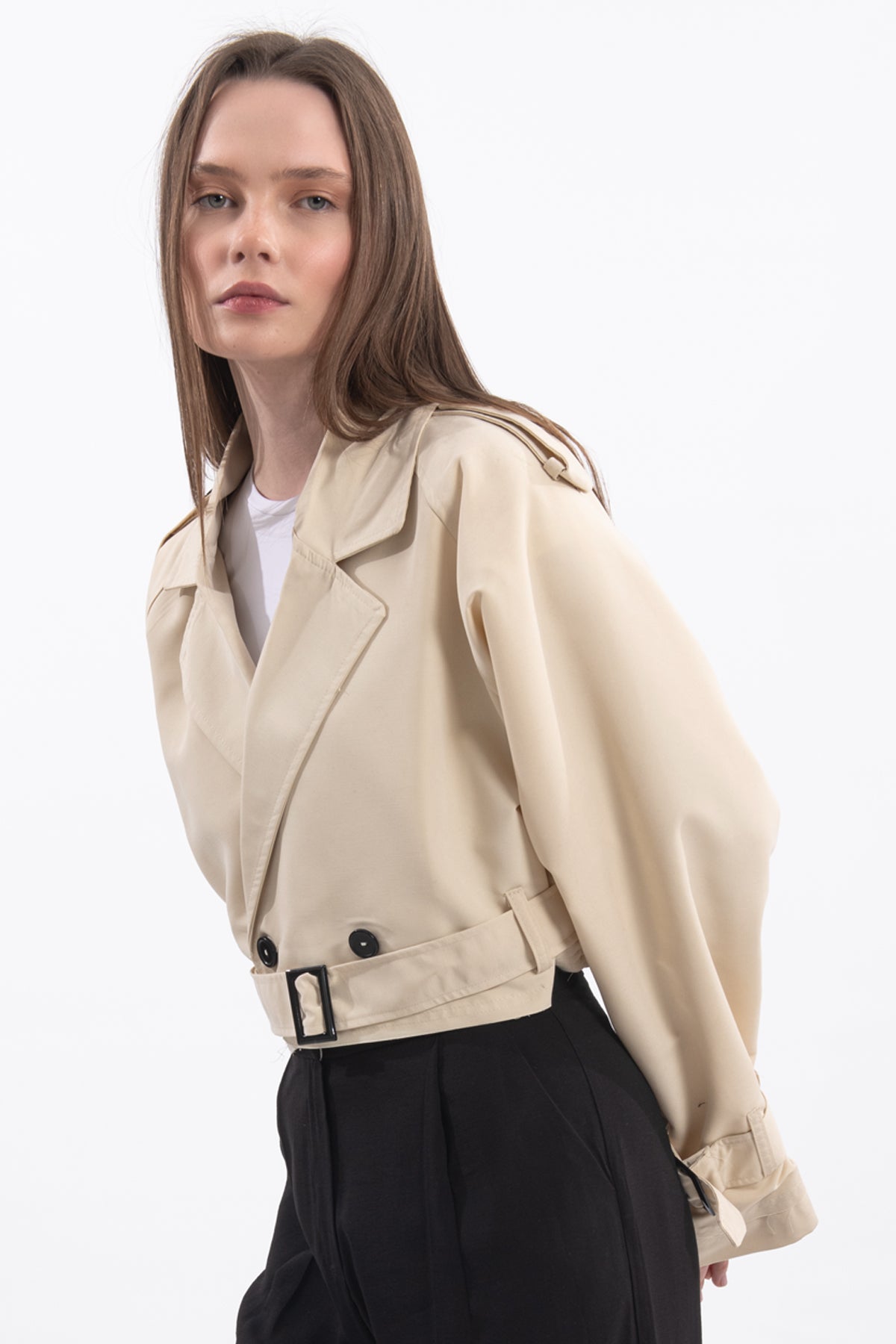 Oversize Kısa Kruvaze Kesim Kemerli Trençkot 7701 - Krem