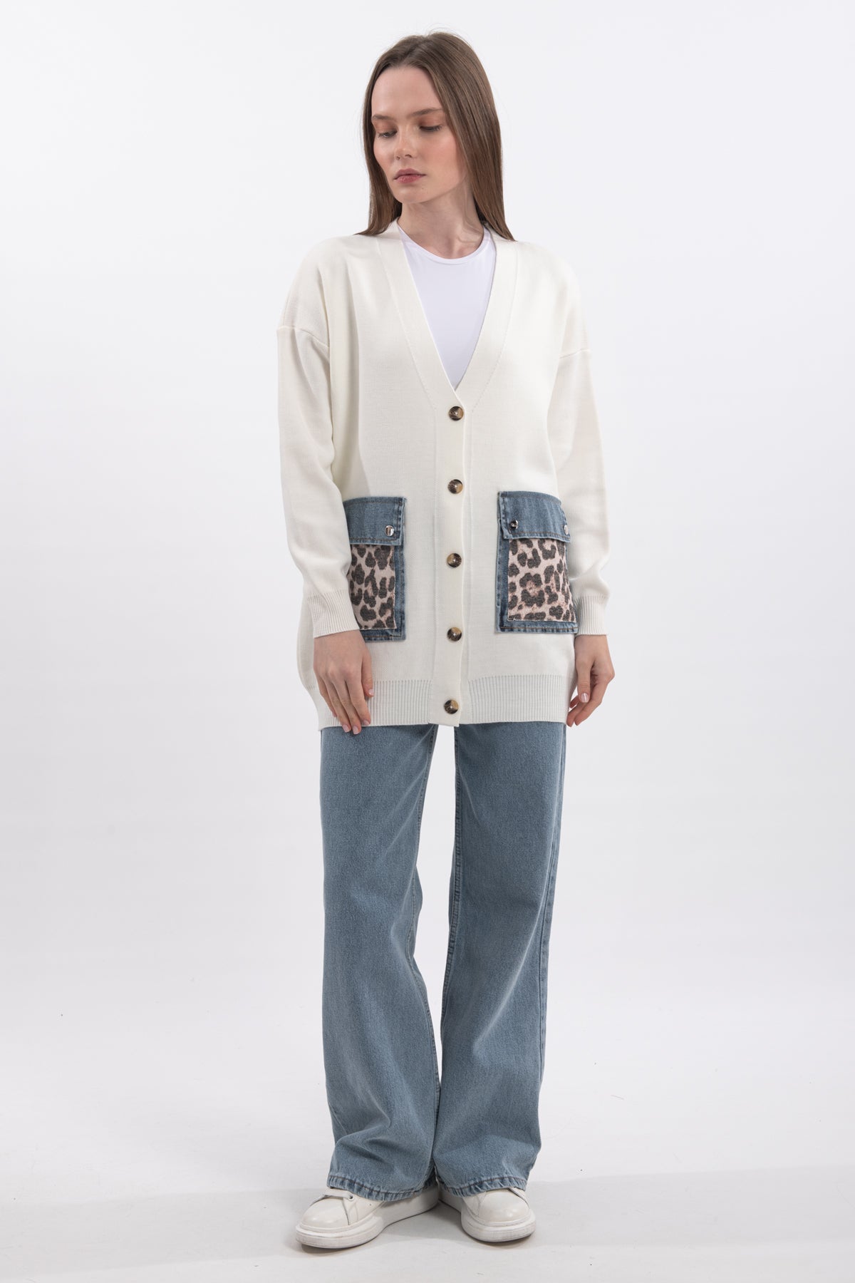 Leopar Desenli Denim Detaylı Cepli V Yaka Uzun Kollu Triko Hırka - Ekru
