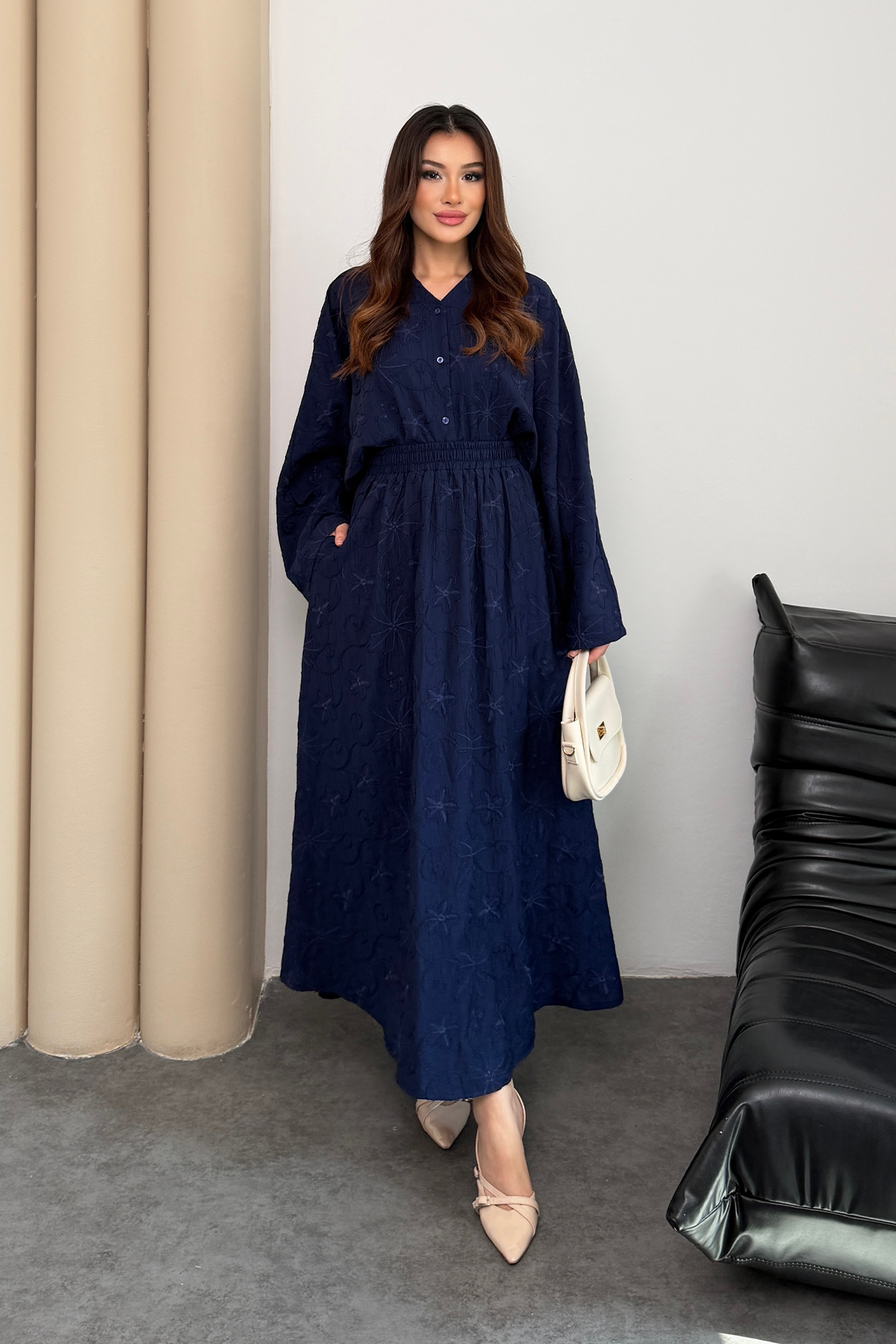 Dokulu Beli Lastikli Cepli Nakış İşlemeli V Yaka Gömlekli Etekli İkili Takım 8987 - Lacivert