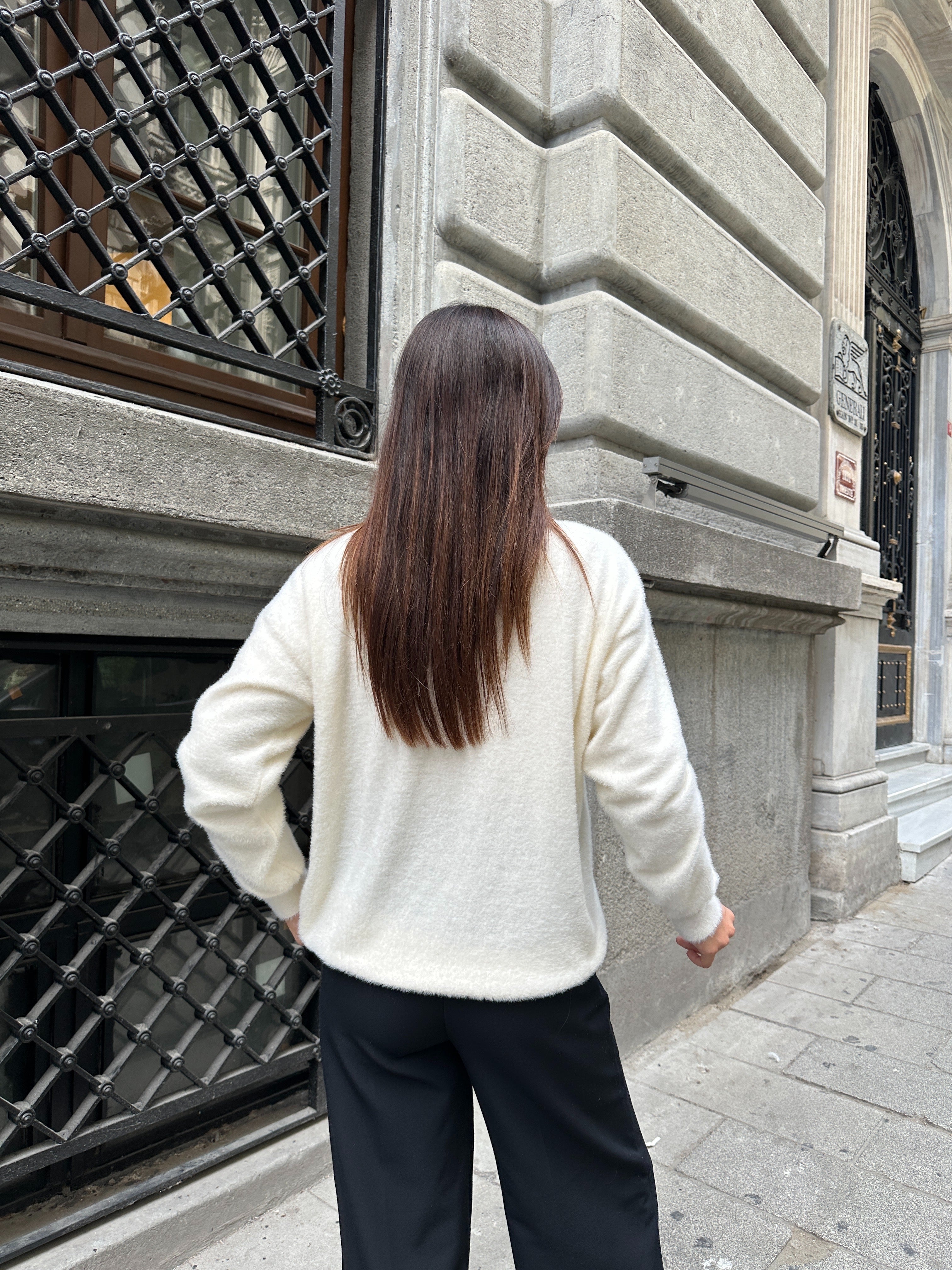 Oversize Yumuşak Dokulu Sakallı Triko Kazak 2616 - Beyaz