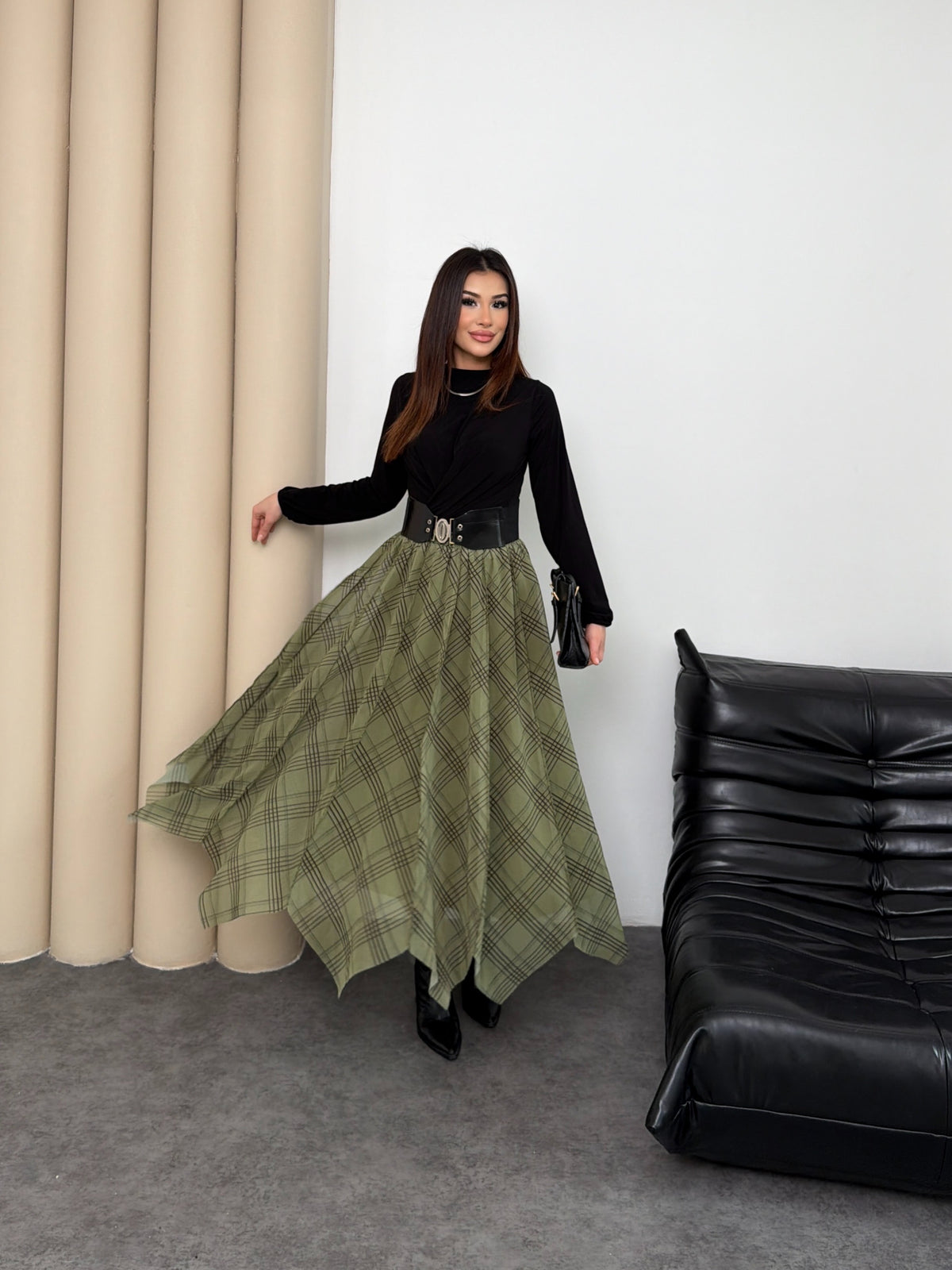 Kadın Yeşil Ekose Desenli Yüksek Bel Lastikli Şifon Asimetrik Uçlu Uzun Etek 52861