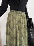 Kadın Yeşil Ekose Desenli Yüksek Bel Lastikli Şifon Asimetrik Uçlu Uzun Etek 52861