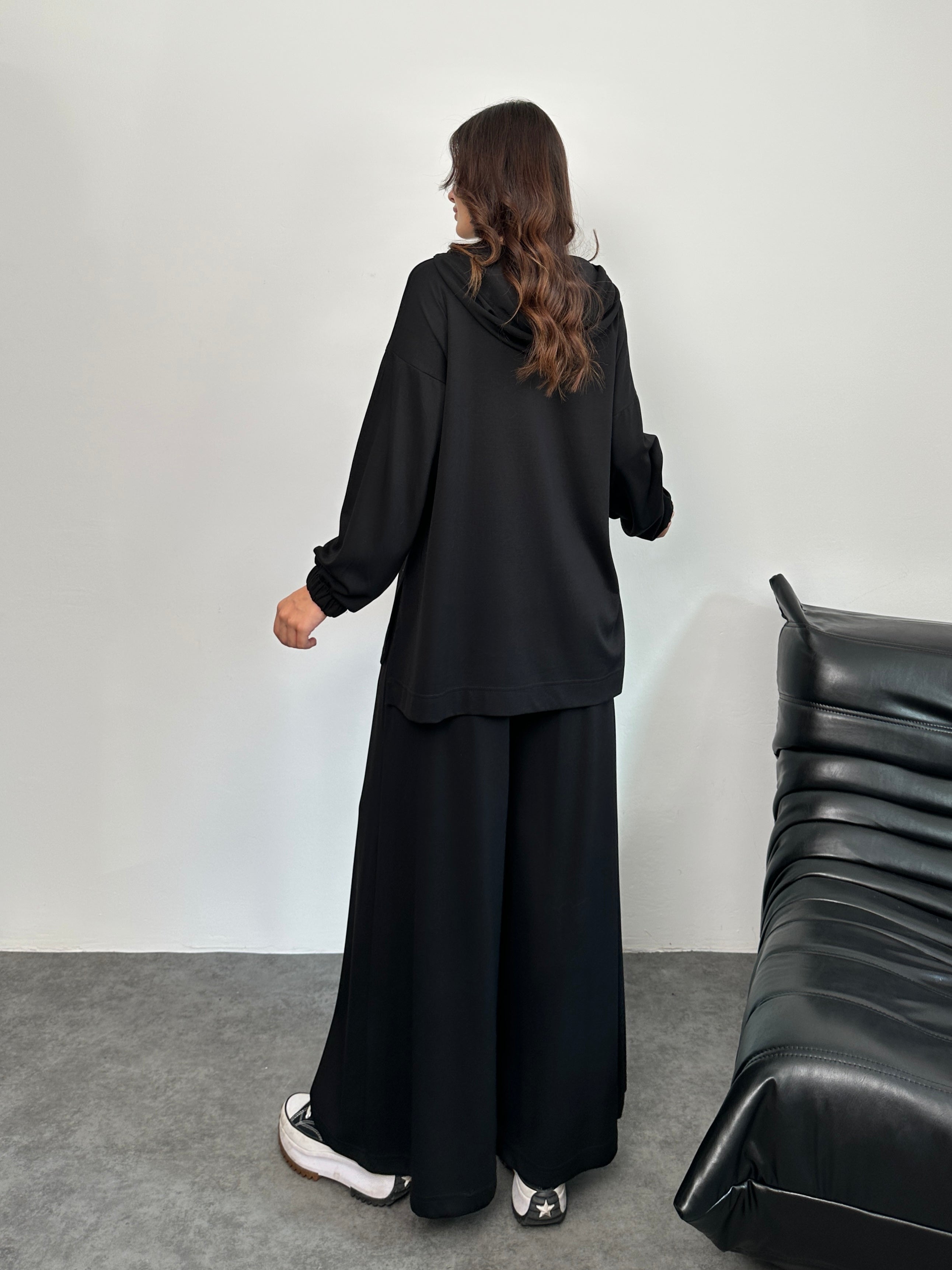 Fermuarlı Kapüşonlu Sweatshirt ve Bol Paça Pantolonlu Oysho Takım 3001 - Siyah