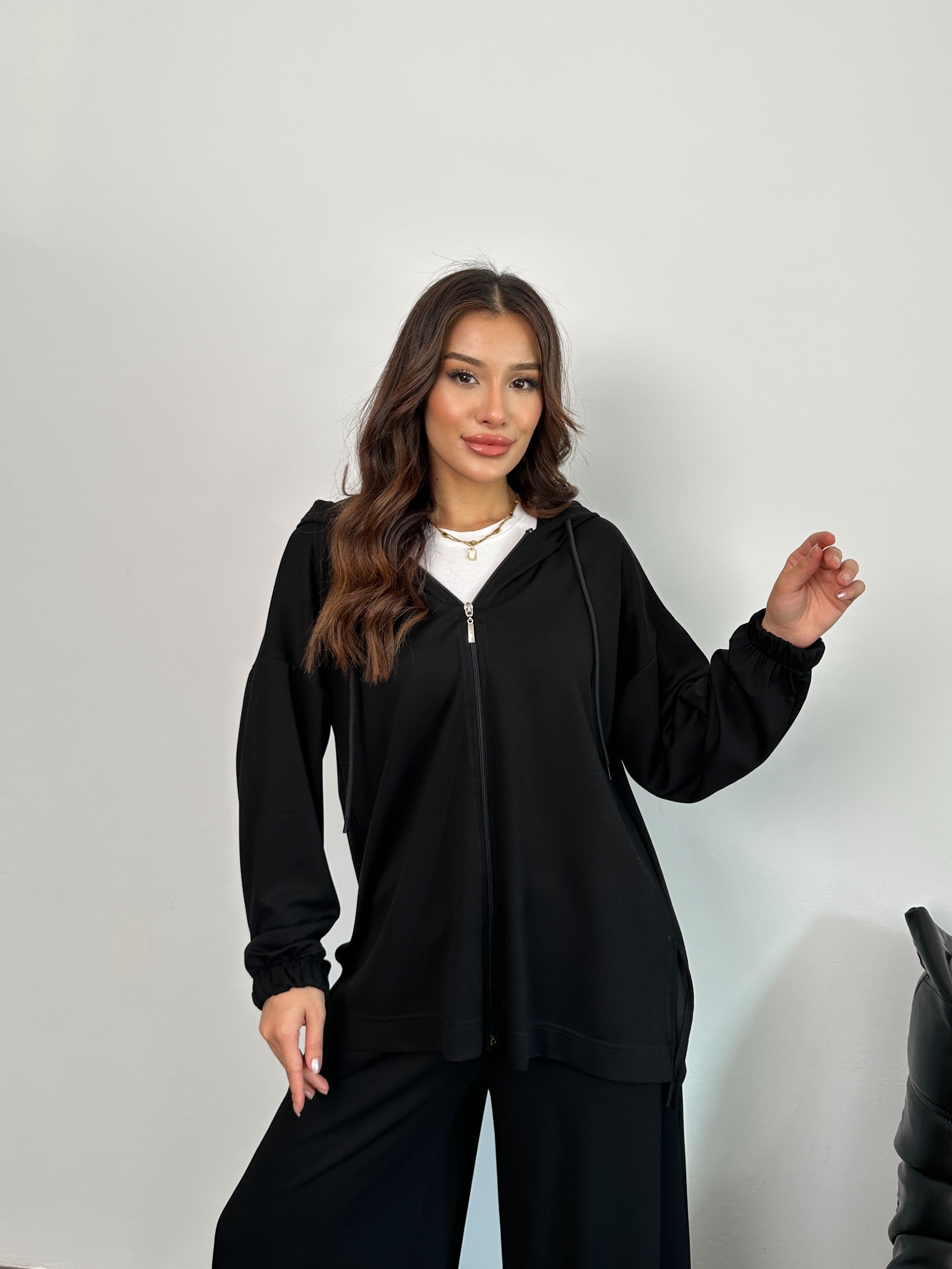 Fermuarlı Kapüşonlu Sweatshirt ve Bol Paça Pantolonlu Oysho Takım 3001 - Siyah