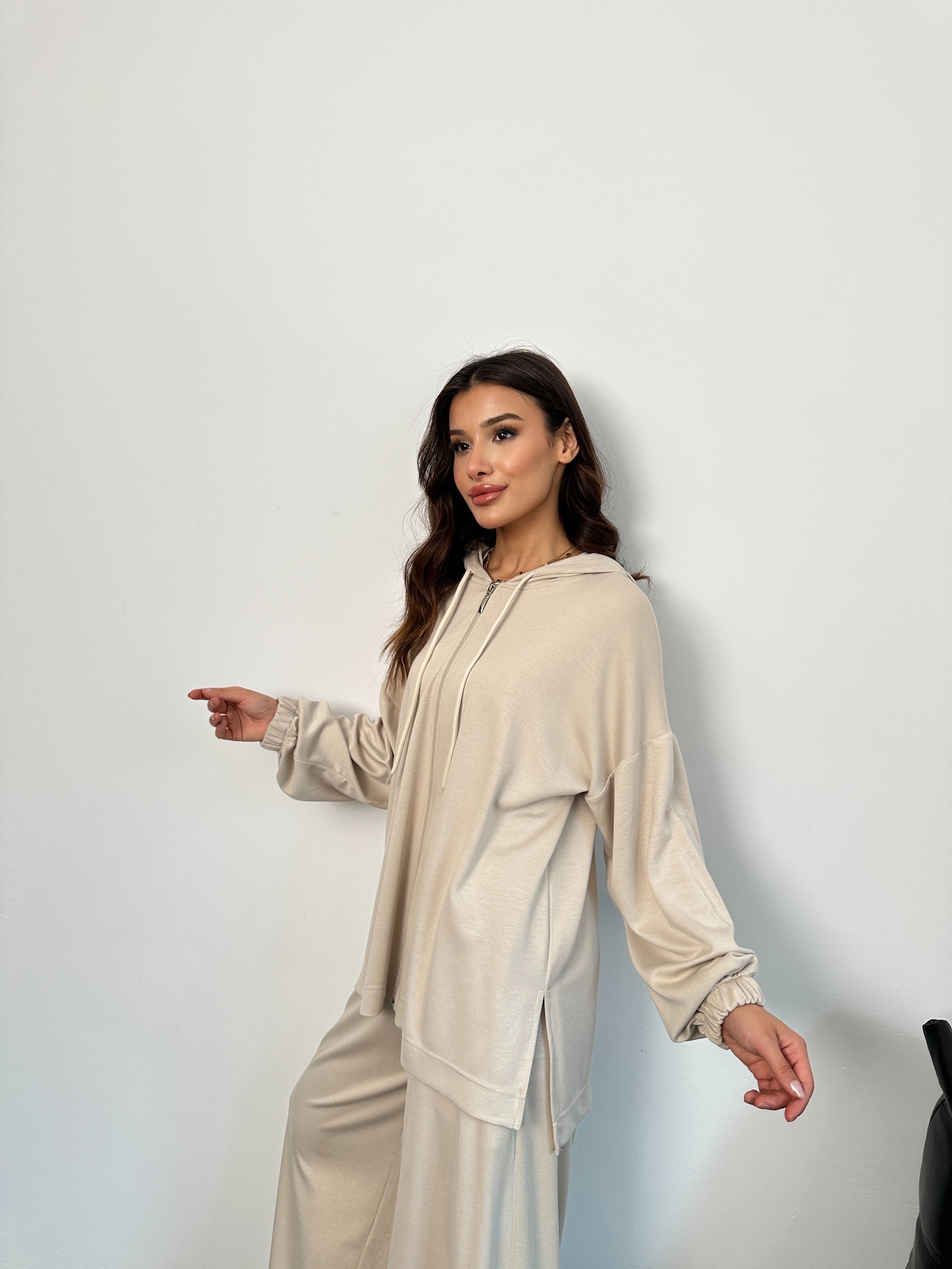 Fermuarlı Kapüşonlu Sweatshirt ve Bol Paça Pantolonlu Oysho Takım 3001 - Bej