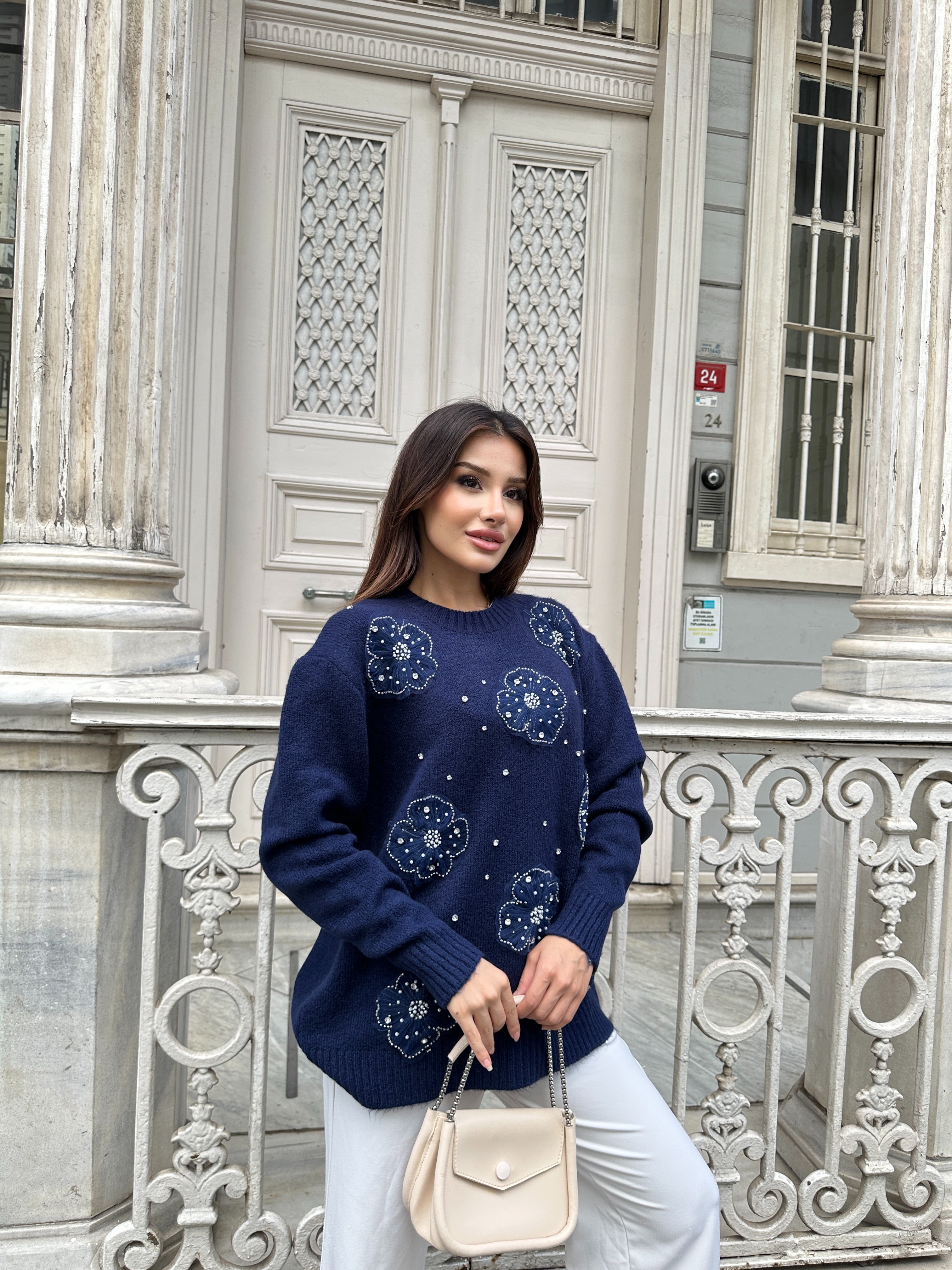İnci Detaylı Organze Çiçek Yumuşak Dokulu Triko Kazak 2628 - Lacivert