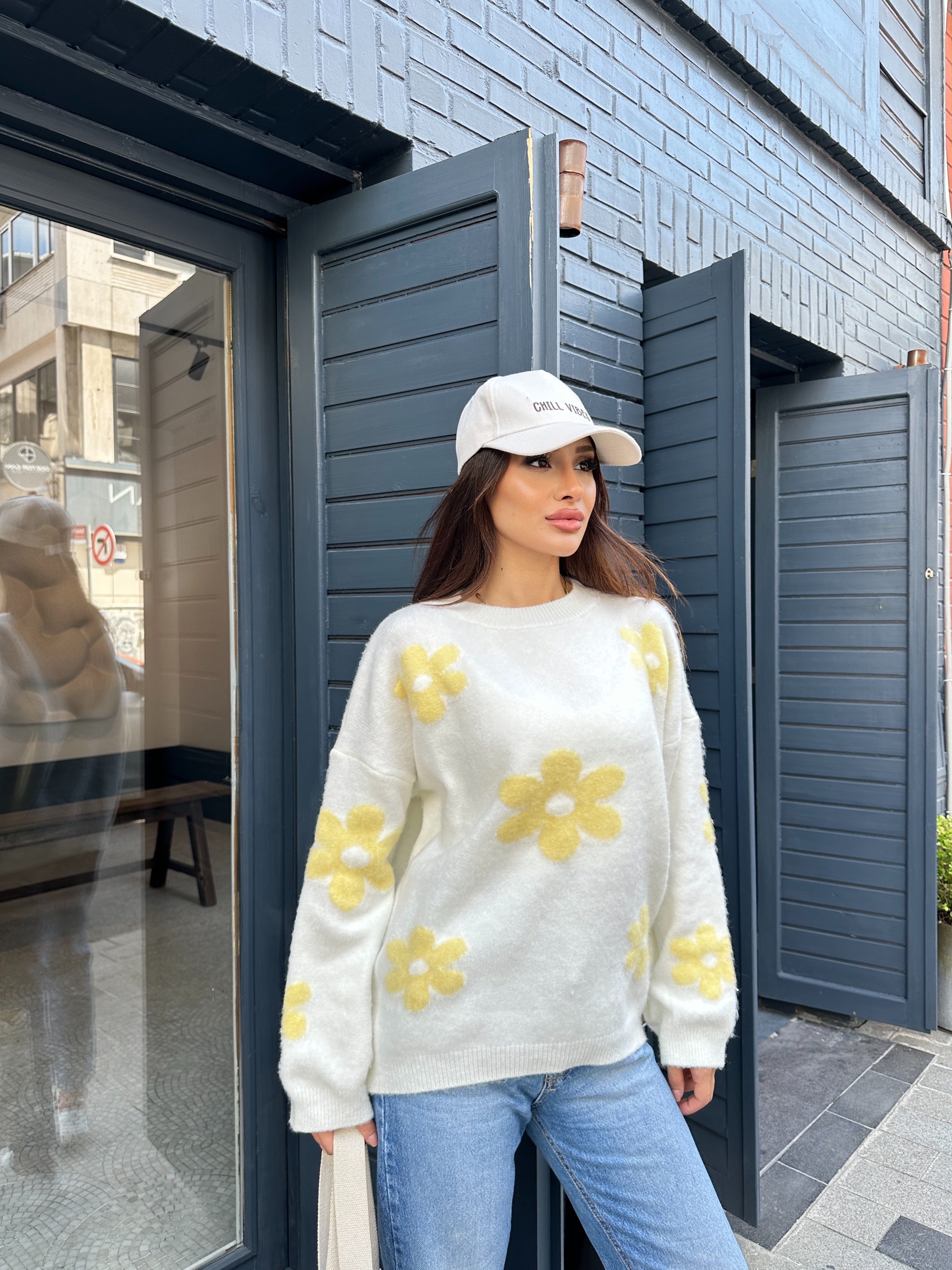 Papatya Desenli Oversize Yumuşak Dokulu Şardonlu Triko Kazak 1150 - Ekru