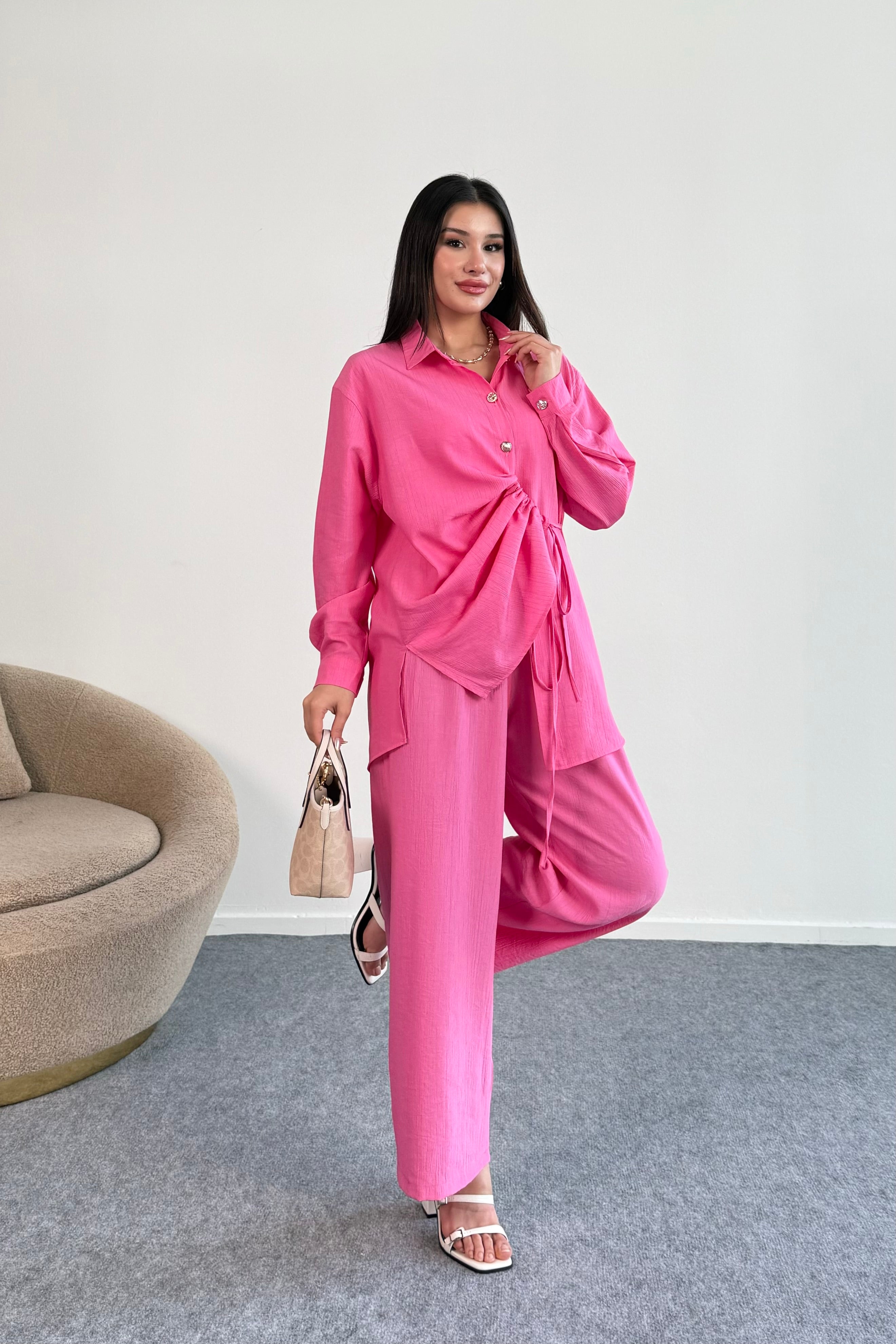 Büzgü Detaylı Gömlek ve Geniş Paça Pantolon İkili Takım 2504 - Pembe