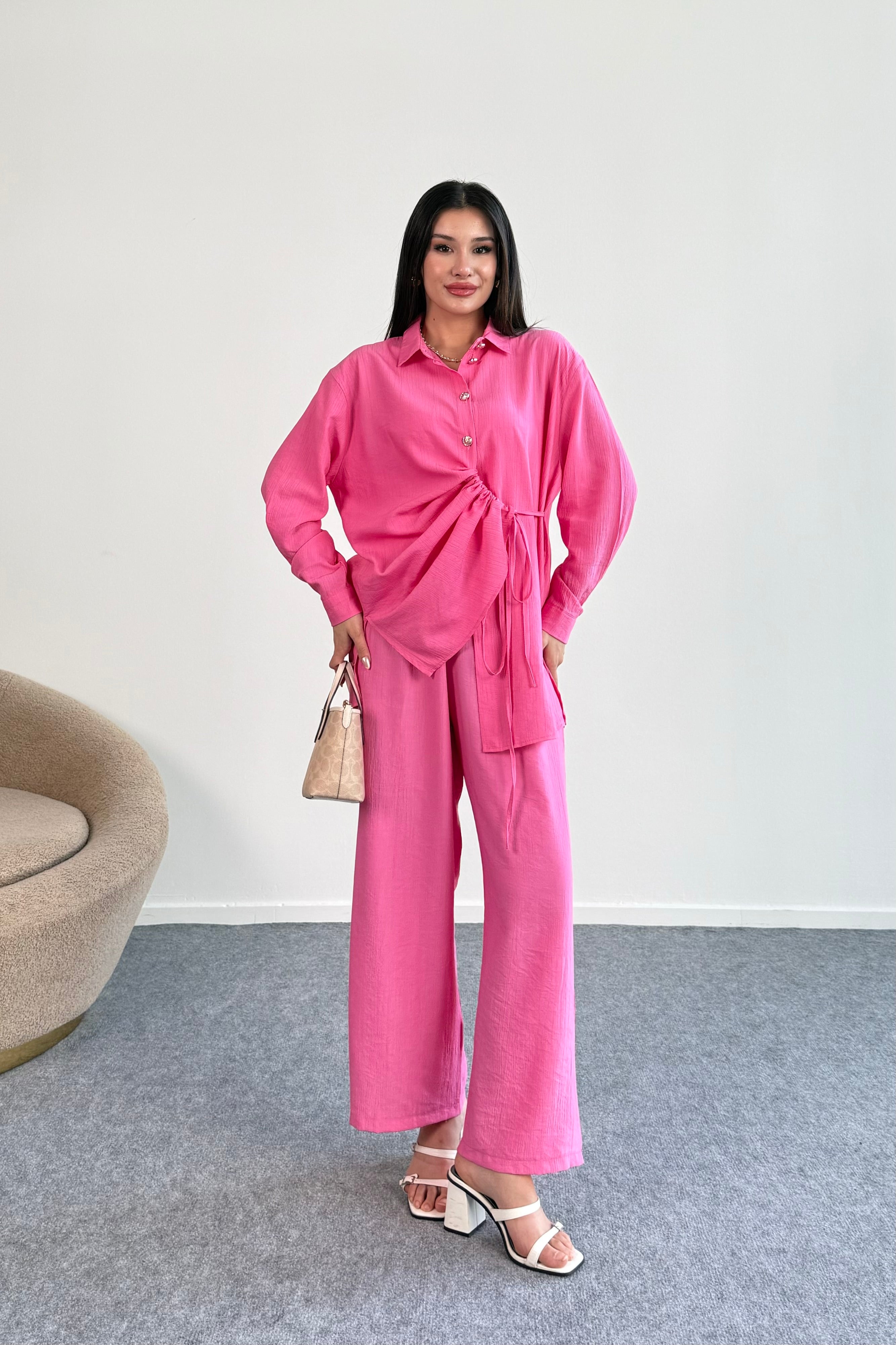 Büzgü Detaylı Gömlek ve Geniş Paça Pantolon İkili Takım 2504 - Pembe