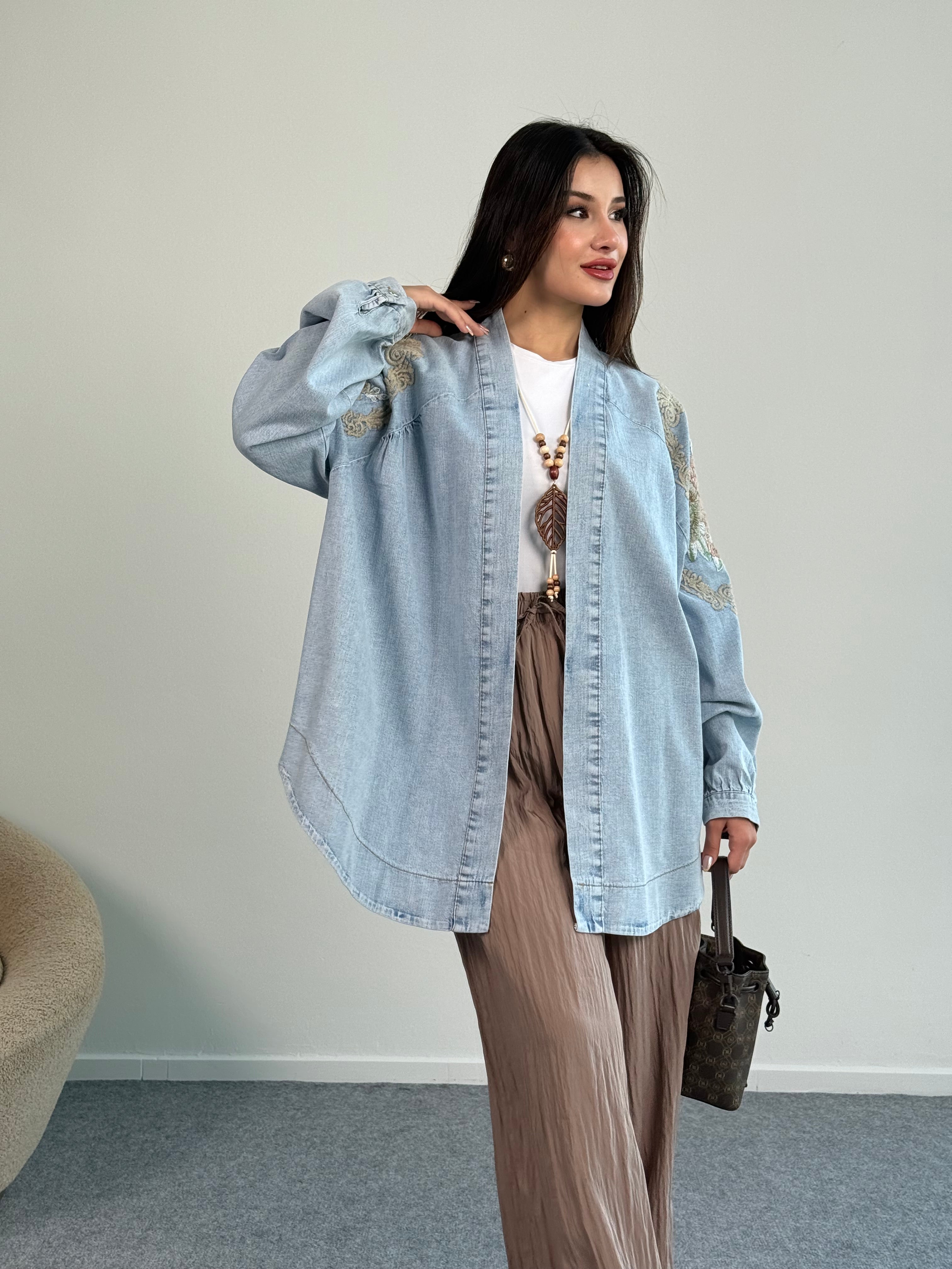 Çiçek Nakış Detaylı Oversize Denim Ceket 8829 - Açık Mavi