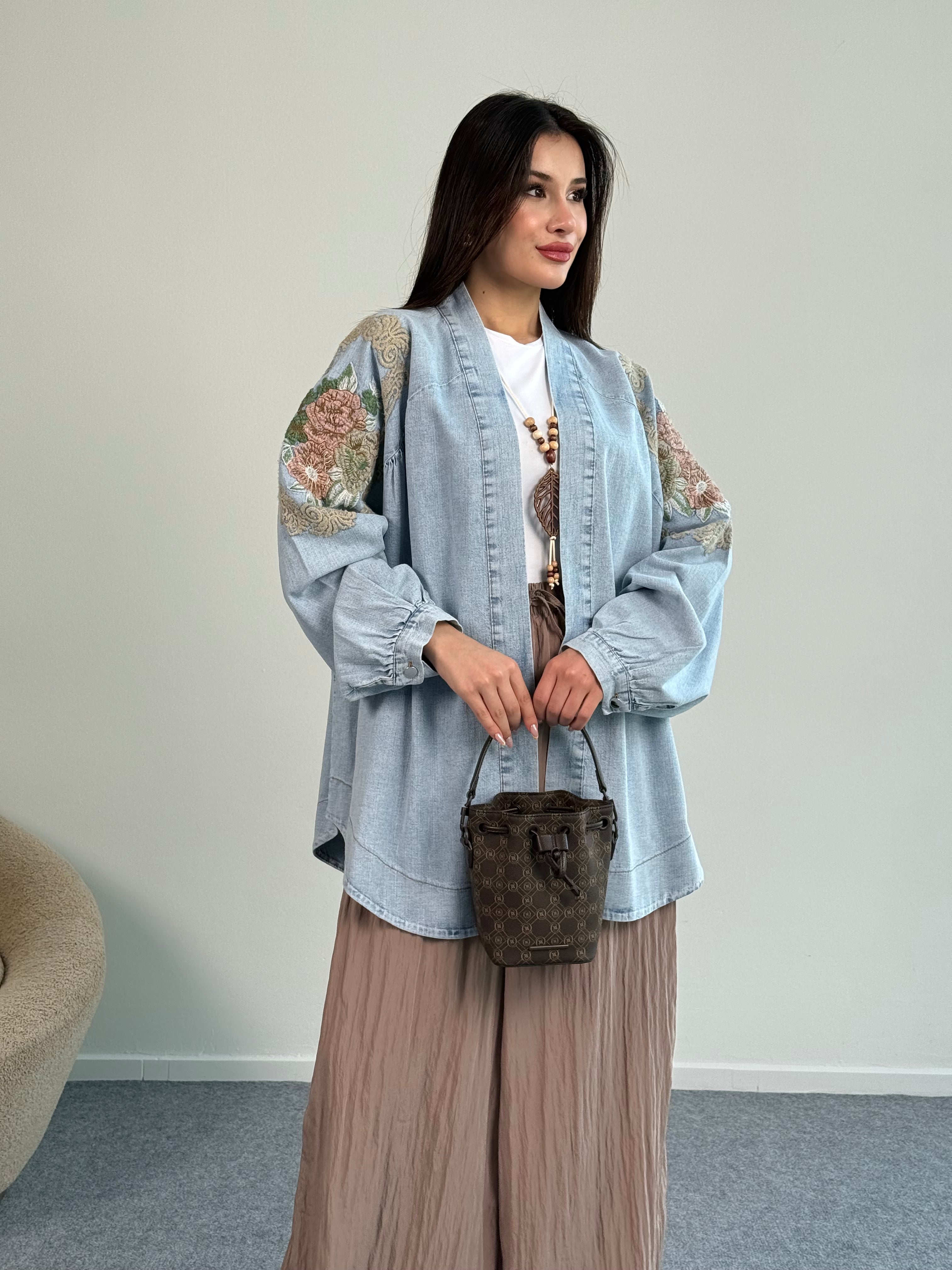 Çiçek Nakış Detaylı Oversize Denim Ceket 8829 - Açık Mavi