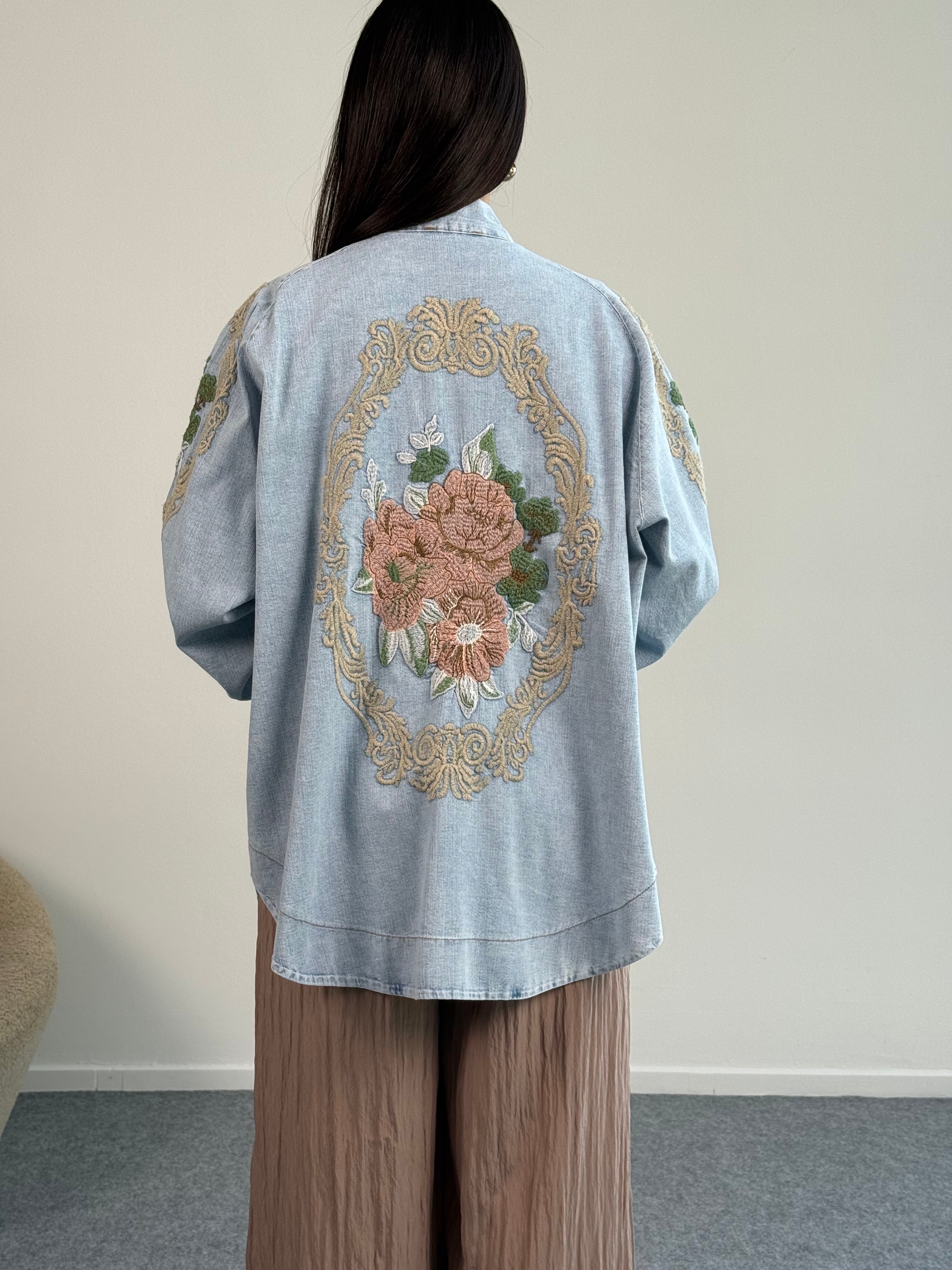 Çiçek Nakış Detaylı Oversize Denim Ceket 8829 - Açık Mavi
