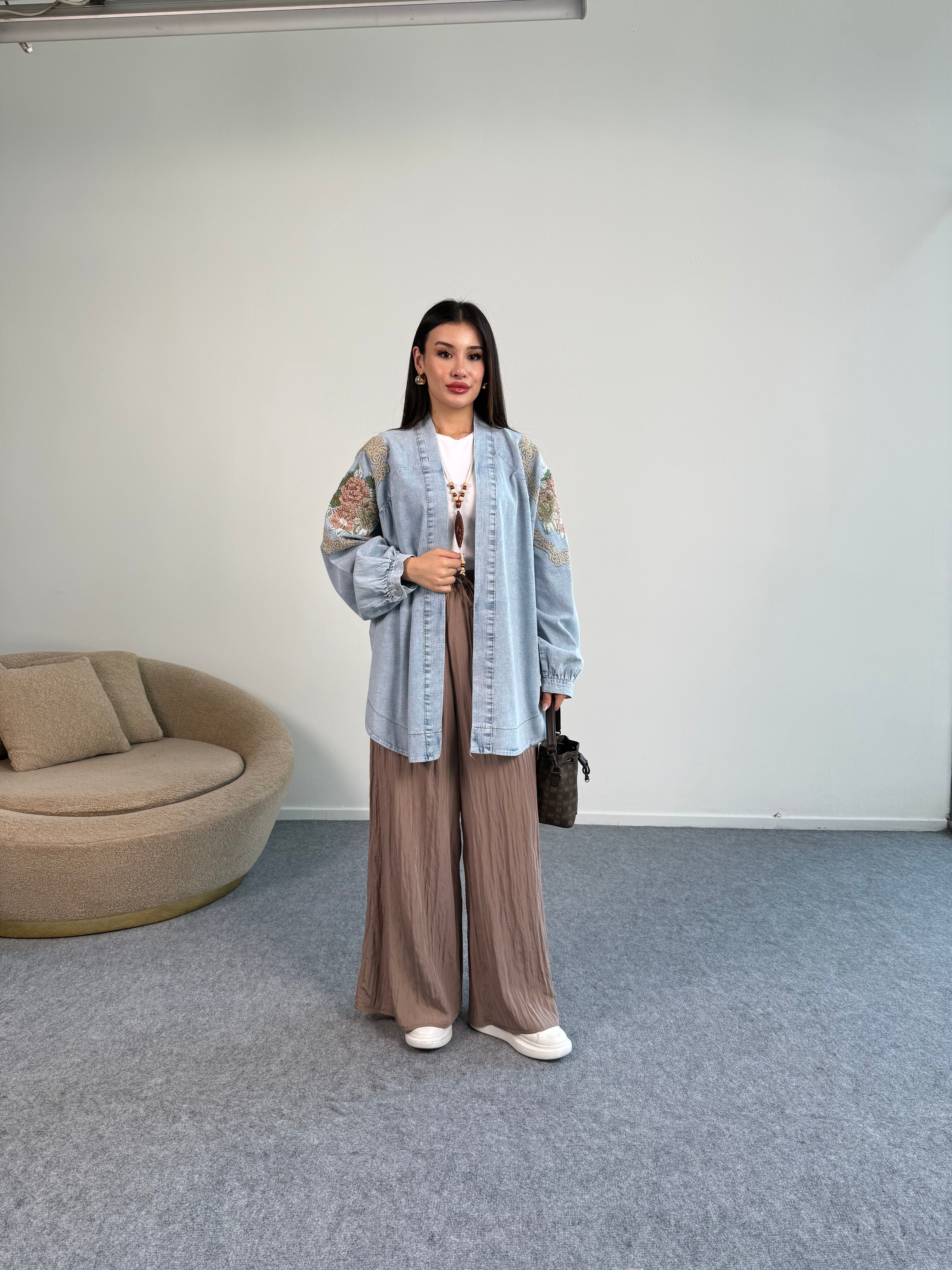 Çiçek Nakış Detaylı Oversize Denim Ceket 8829 - Açık Mavi