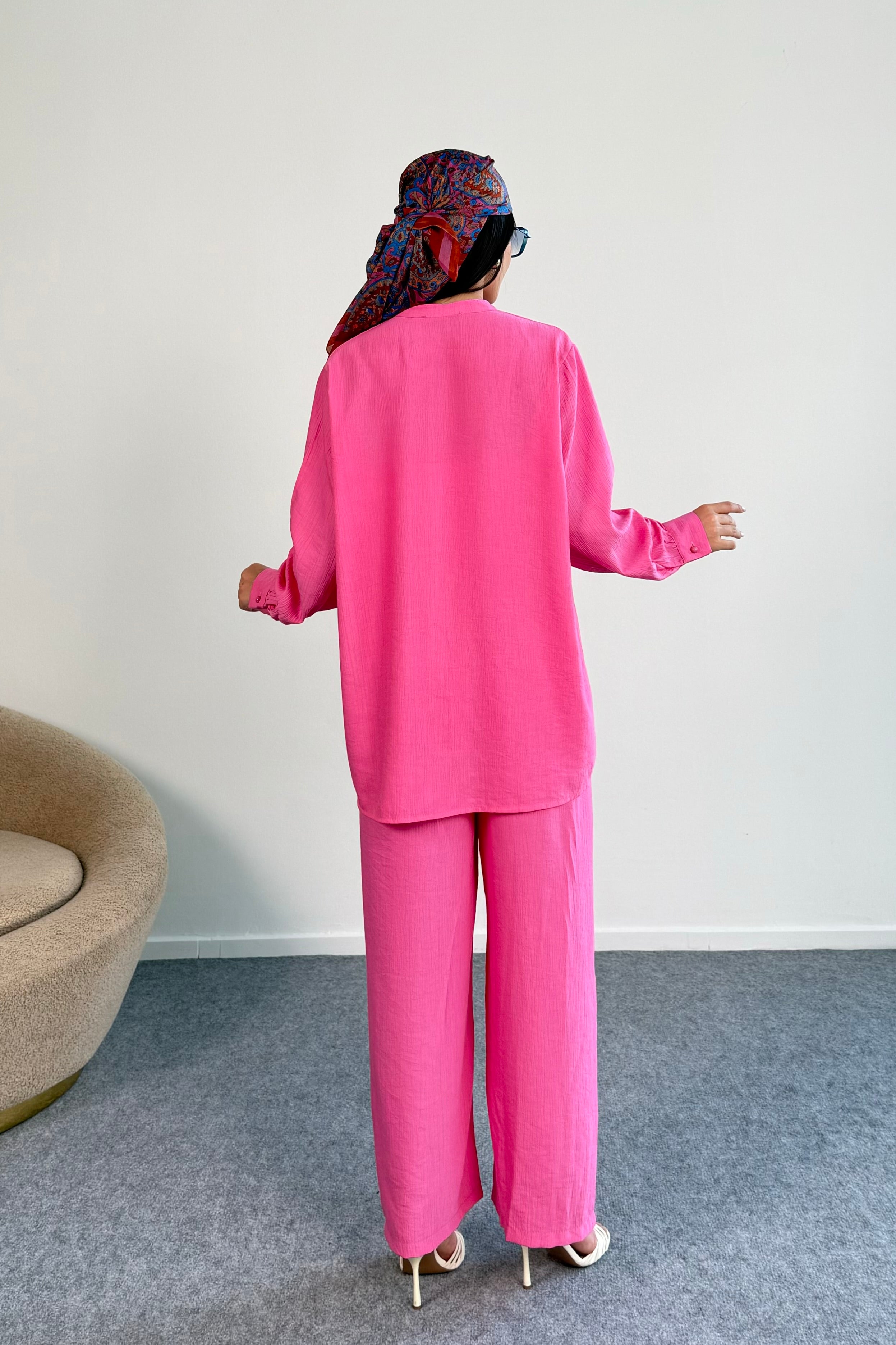 Fırfır Detaylı Uzun Kollu Gömlek ve Geniş Paça Pantolon İkili Takım 8021 - Pembe